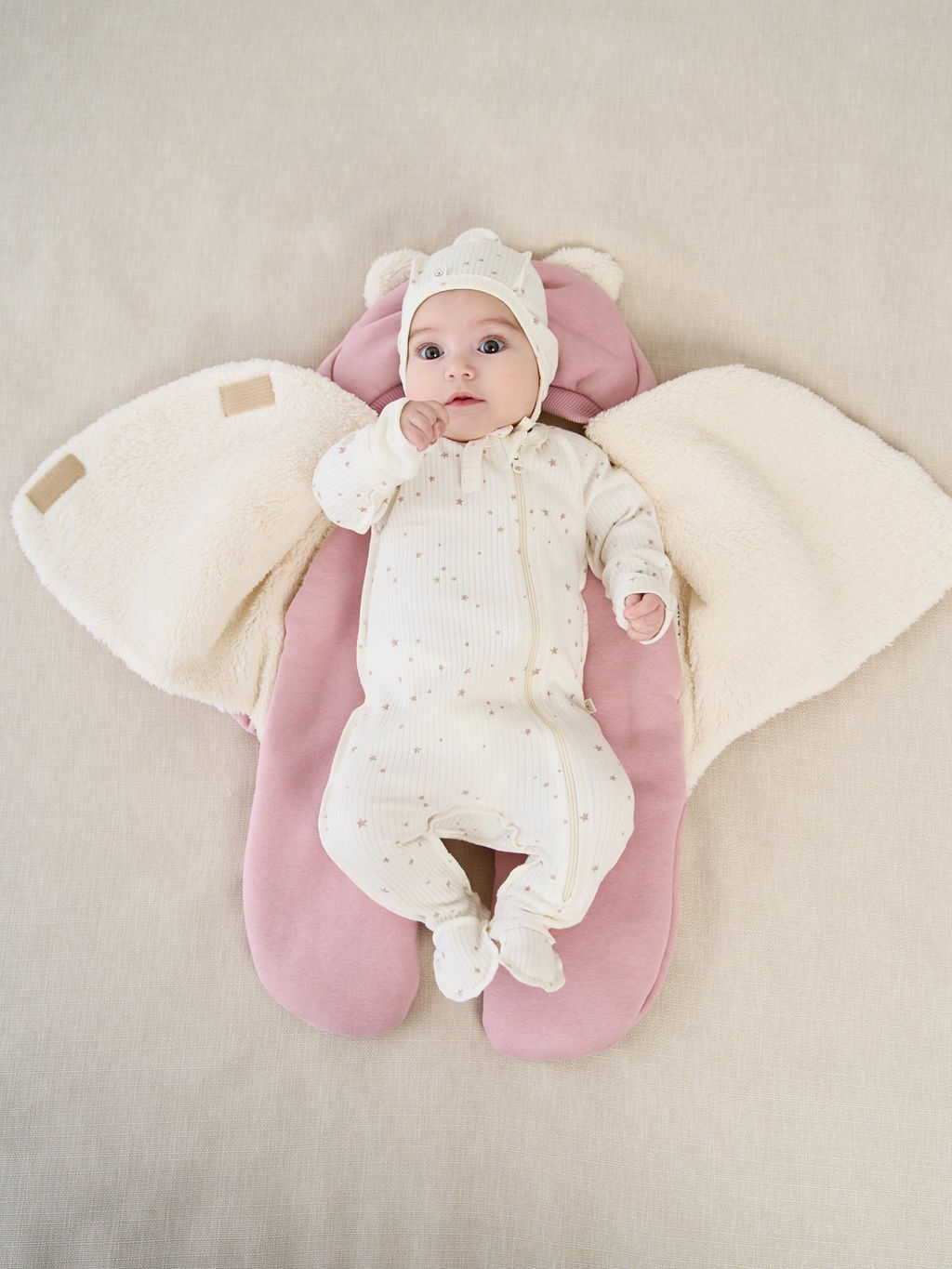 Конверт-звездочка Пудра с прорезями для ремней безопасности 0+ - Bungly фото 4