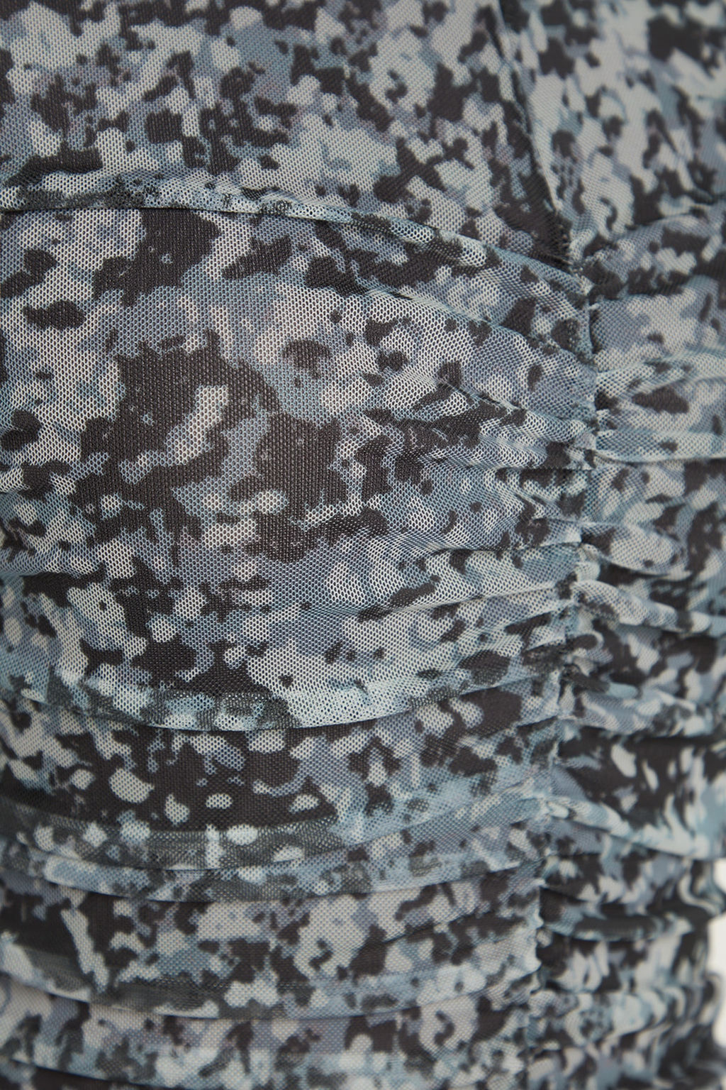 TRENDYOLMILLA Gri Desenli Drape Detayl? Fitted/Vucuda Oturan Dik Yaka Tul Mini Orme Elbise TWOAW24EL00124