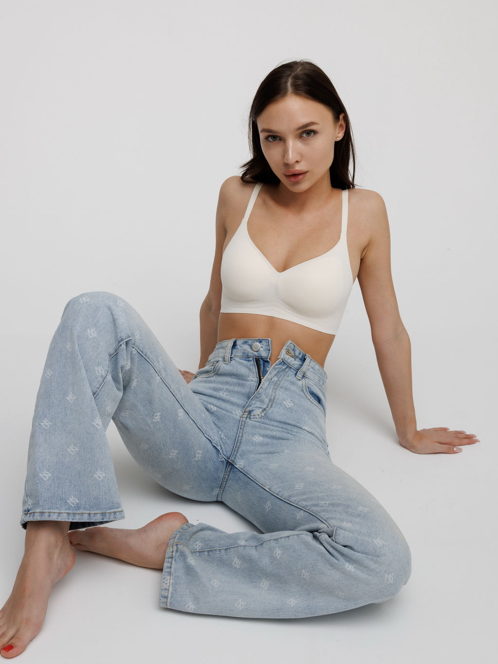 Бюстгальтер бесшовный бескаркасный с вкладышами Lingeamo айвори ВТ-01 (131)