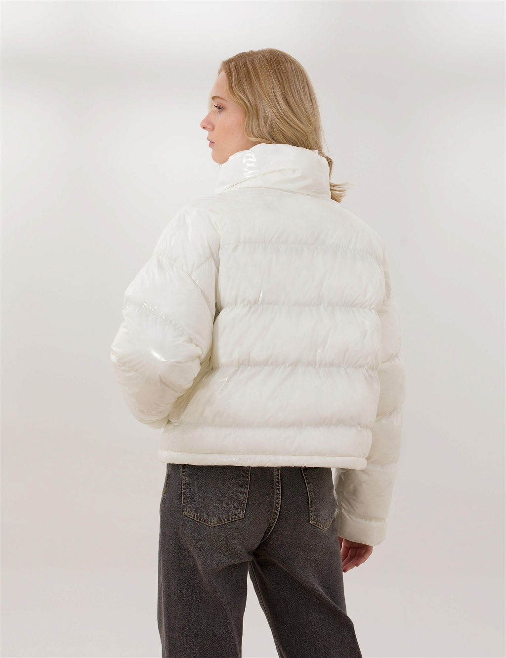 Beyaz Crop Top Mont