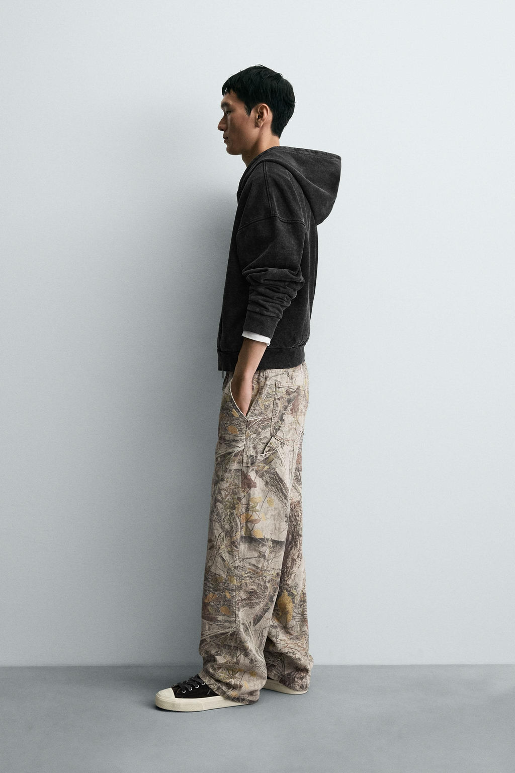 ABSTRACT PRINT CARPENTER TROUSERS - Zara фото 4