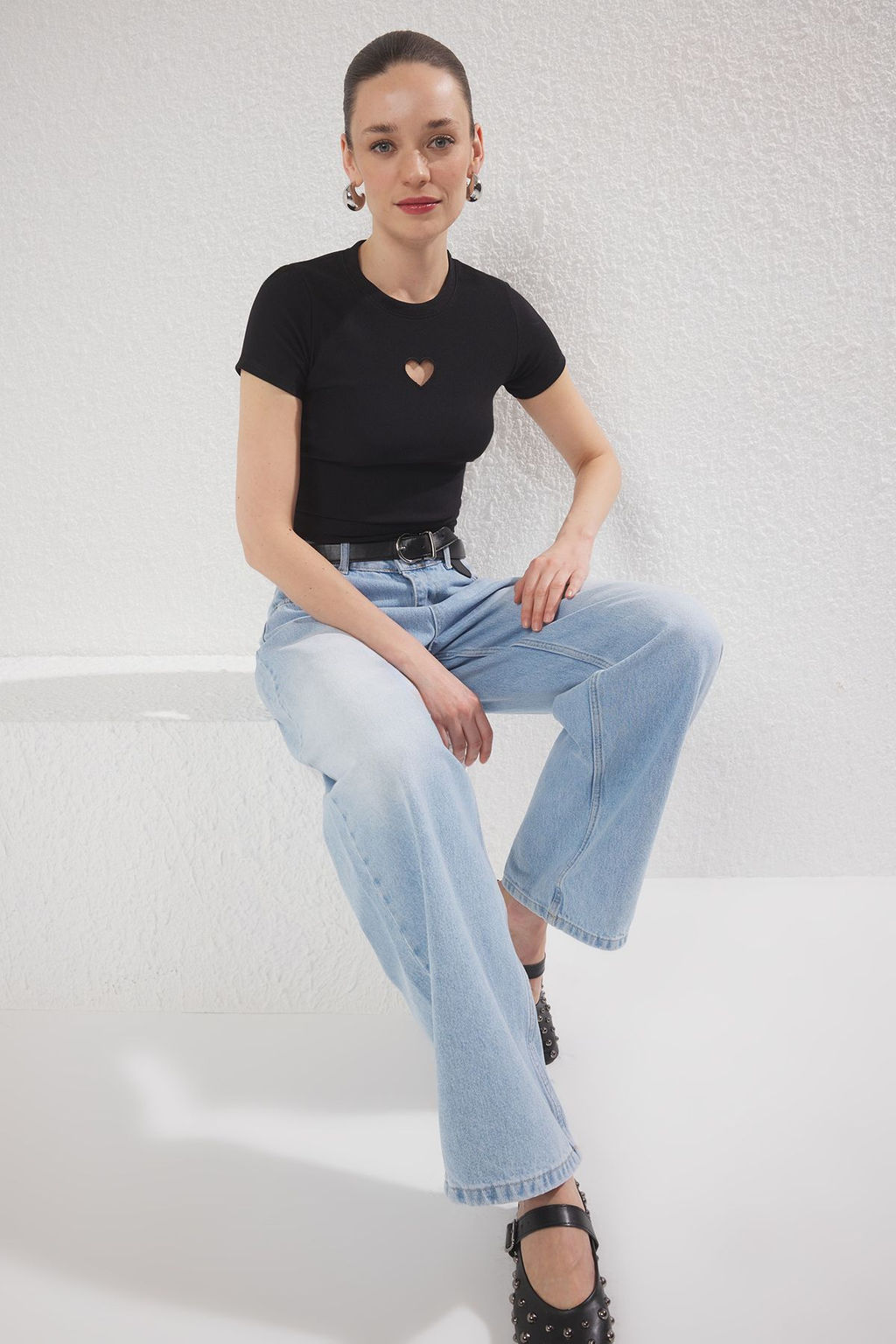 Pembe Kalp Cut Out Detayl? Bisiklet Yaka K?sa Kol Orme Bluz TWOSS25BZ00486 - Trendyolmilla фото 5