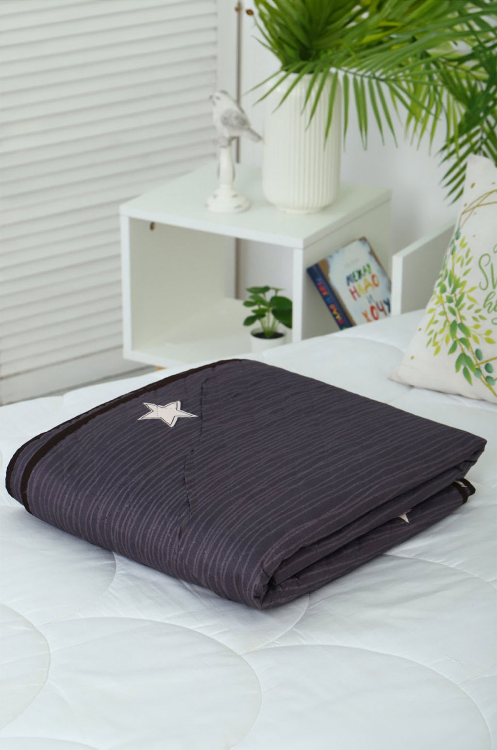 Покрывало-плед двухстороннее стеганое из полиэфирной ткани Полисатин Премиум 240Х212 N-Collection  фото 7