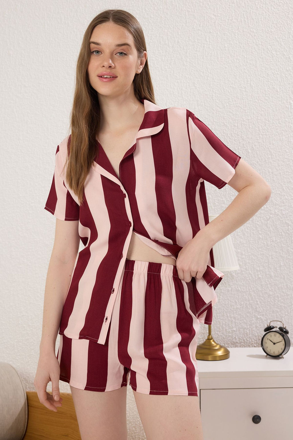 Trendyolmilla Murdum Cizgili Viskon Sortlu Dokuma Pijama Tak?m? THMSS25PT00310  фото 2