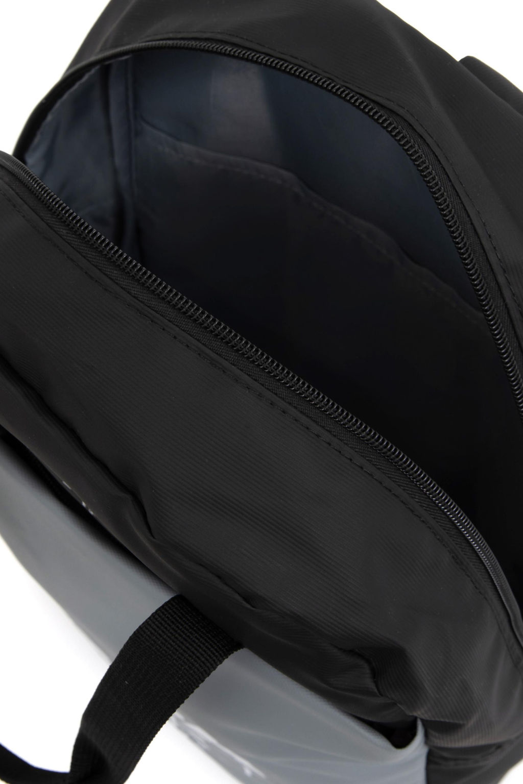 Серая школьная сумка для мальчика Неожиданная скидка в корзине