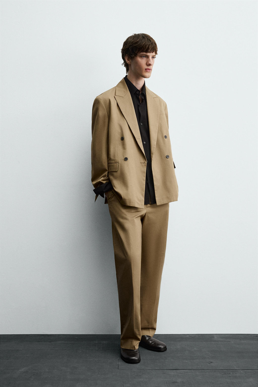 LIMITED EDITION DOUBLE-BREASTED BLAZER