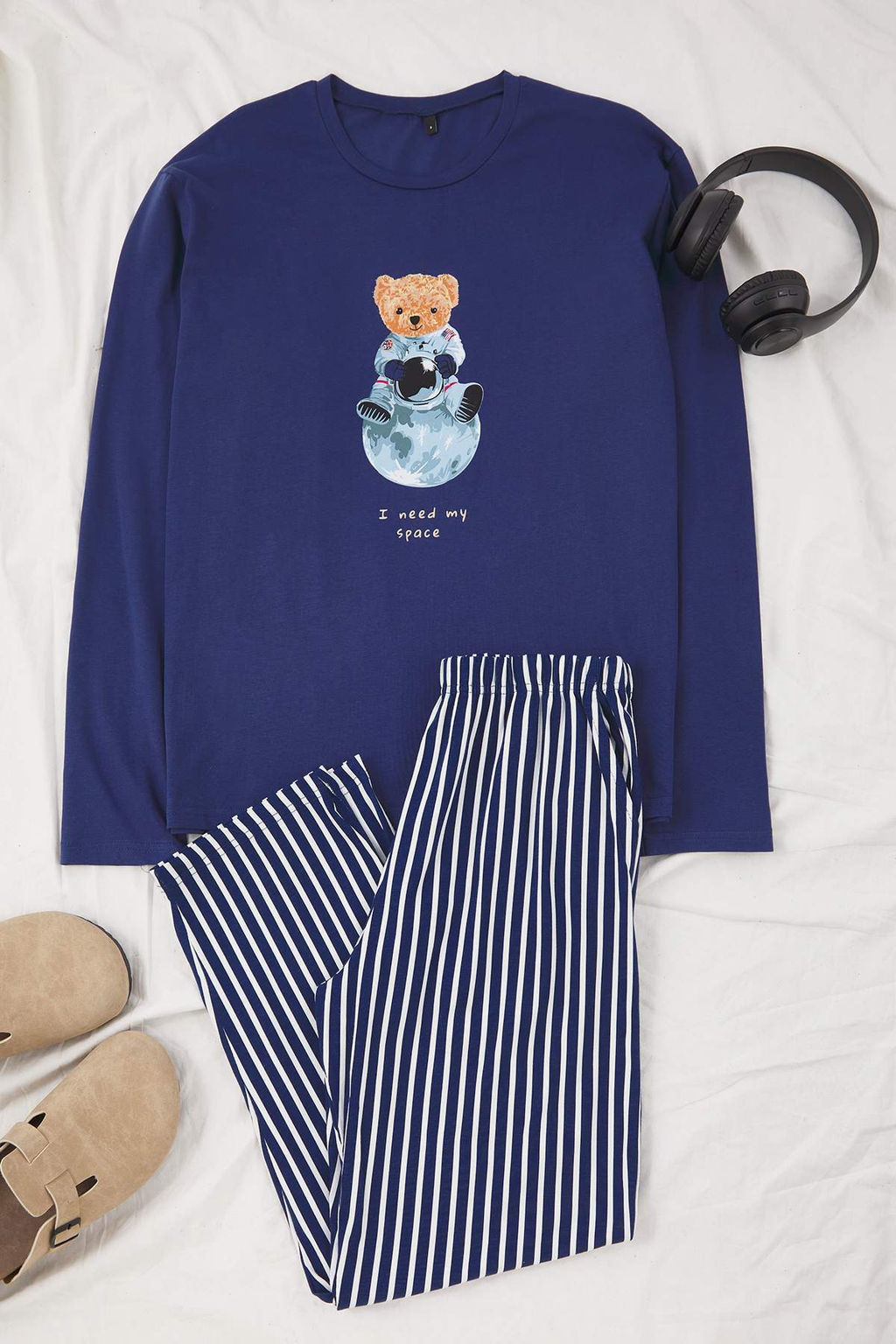 Indigo Regular Pamuklu Uzun Kollu Ust Ay?c?k Bask?l? Alt Cizgili Pijama Tak?m? TMNAW26PT00013