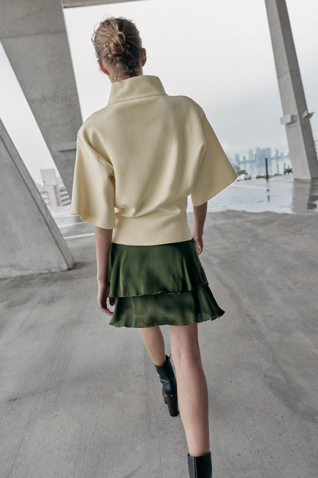KNIT JUMPER WITH SHOULDER PADS AND SHORT SLEEVES - Zara фото 4