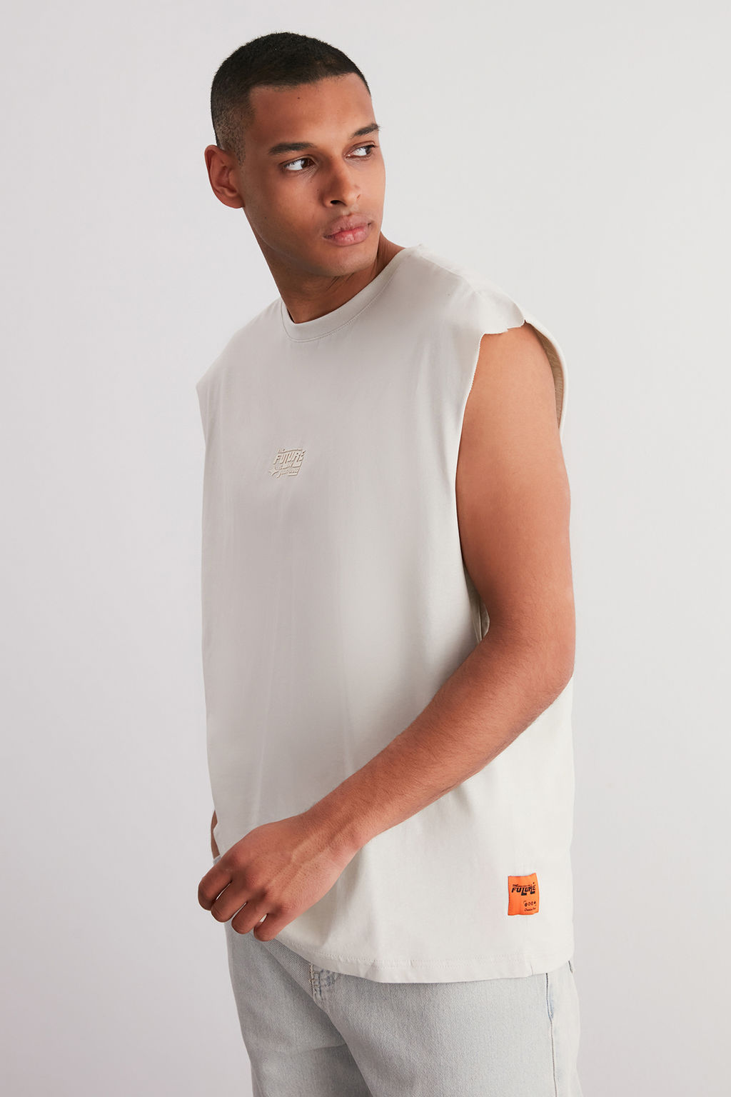 TRENDYOL MAN Siyah Oversize/Genis Kesim Kabar?k Yaz? Bask?l? Etiketli T-Shirt/Atlet TMNSS24AL00005 - Trendyolmilla фото 2
