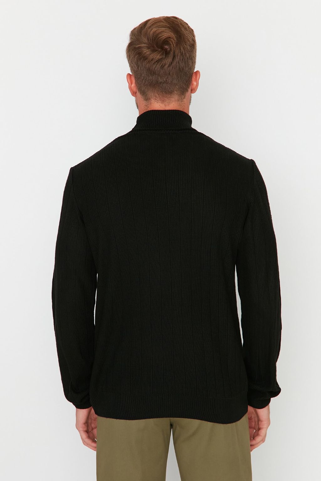 Siyah Regular Fit Bal?kc? Yaka Triko Kazak TMNAW21KZ2502