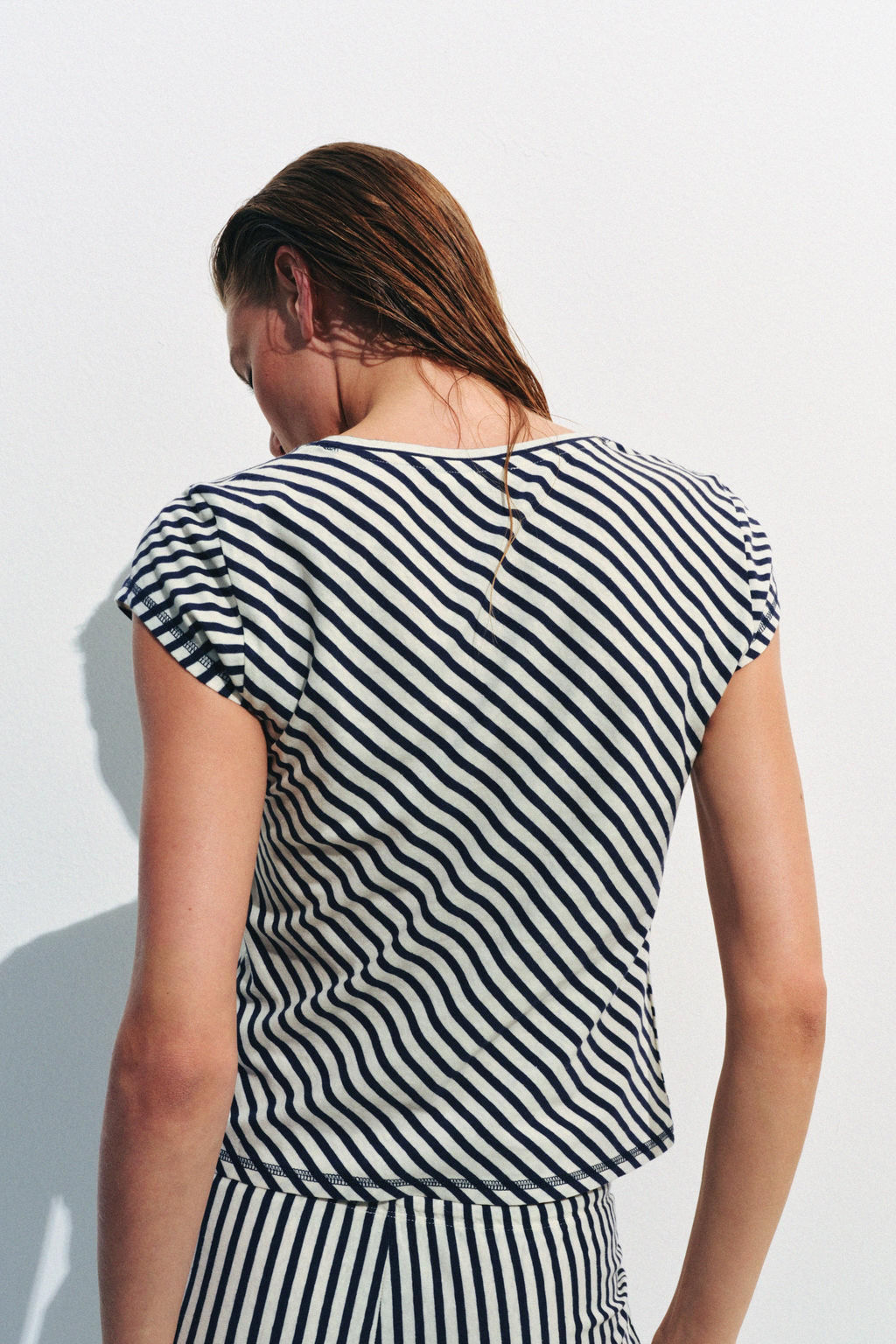 CAMISETA RAYAS CON LINO / Crudo / Marino