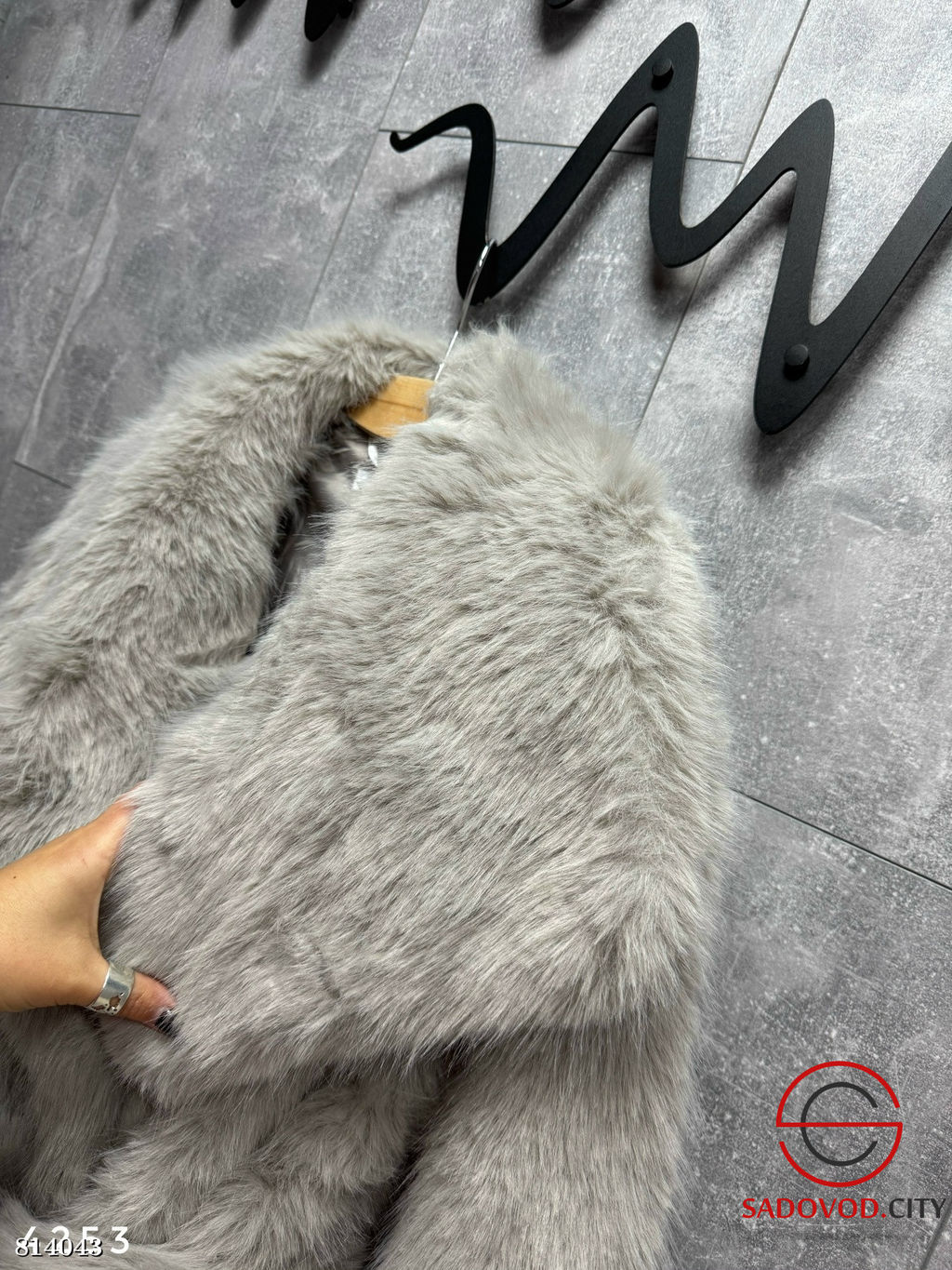 Шубка из эко меха с поясом - Bruno фото 3