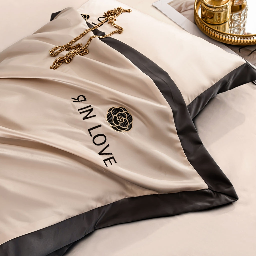 Комплект постельного белья Сатин-Шелк Я IN LOVE на резинке LVR007 Дуэт Семейный 4 Наволочки 160*200*30;140*200*30 - Ситрейд фото 10