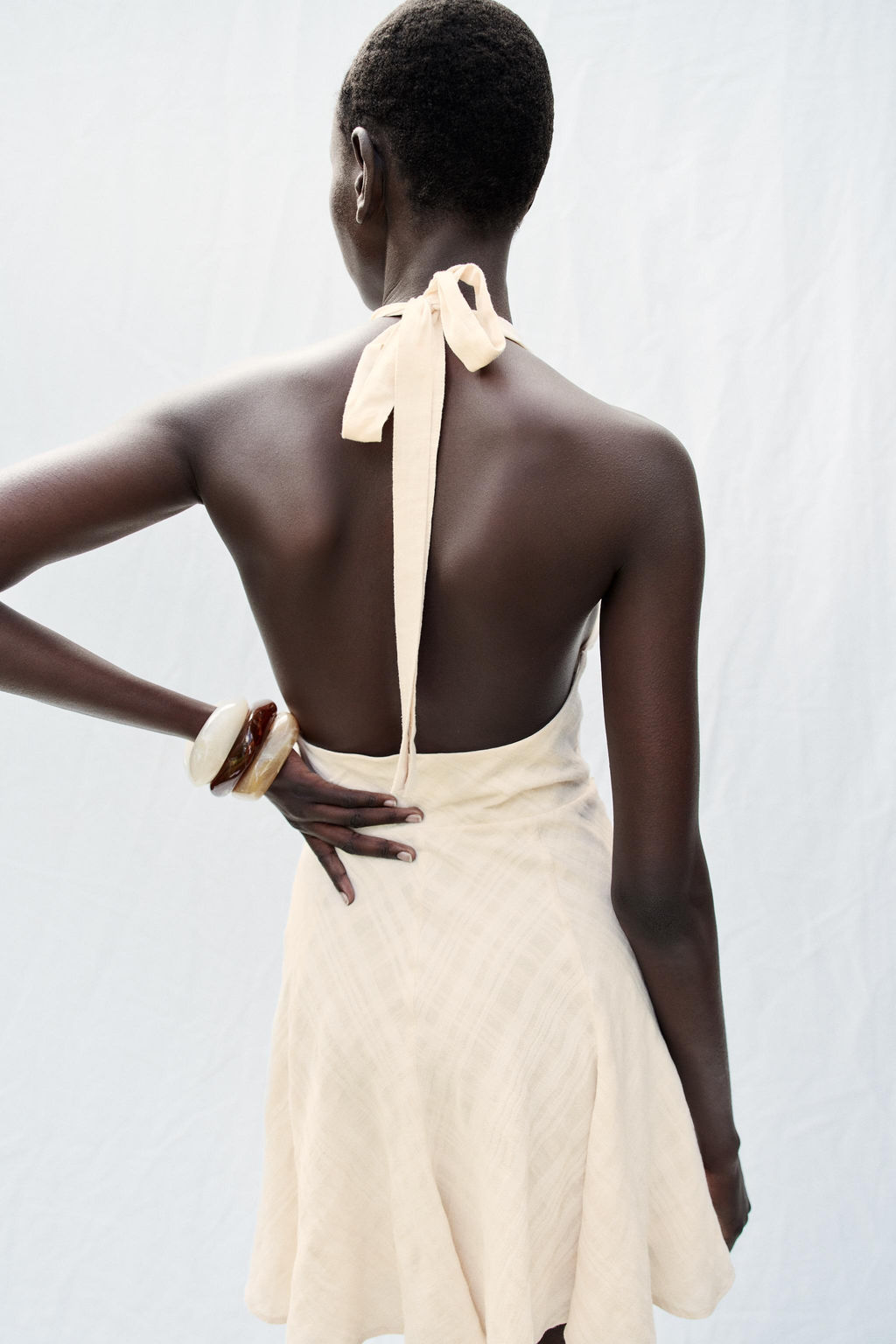 VESTIDO CORTO R?STICO HALTER / Crudo medio - Zara фото 6