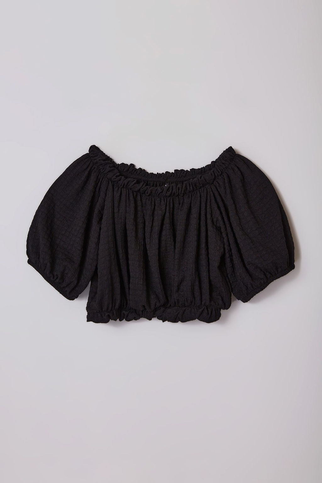 Trendyolmilla Siyah Carmen Yaka Regular/Normal Kal?p Burumcuk Crop Orme Bluz TWOSS22BZ1421