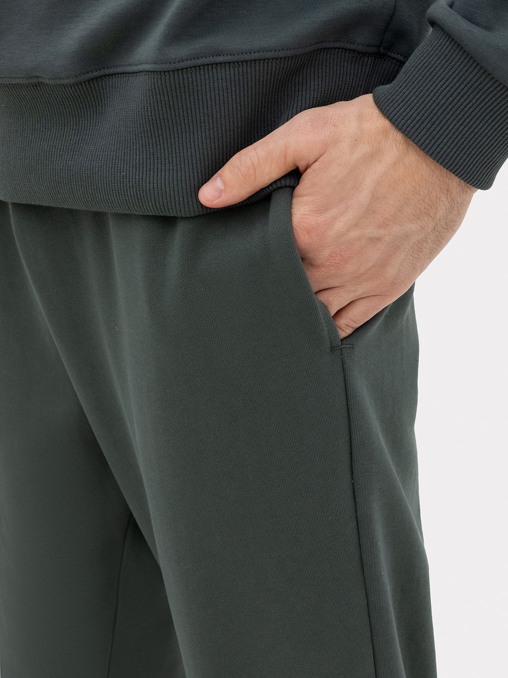 Брюки мужские джоггеры в зеленом цвете темный лес 181222