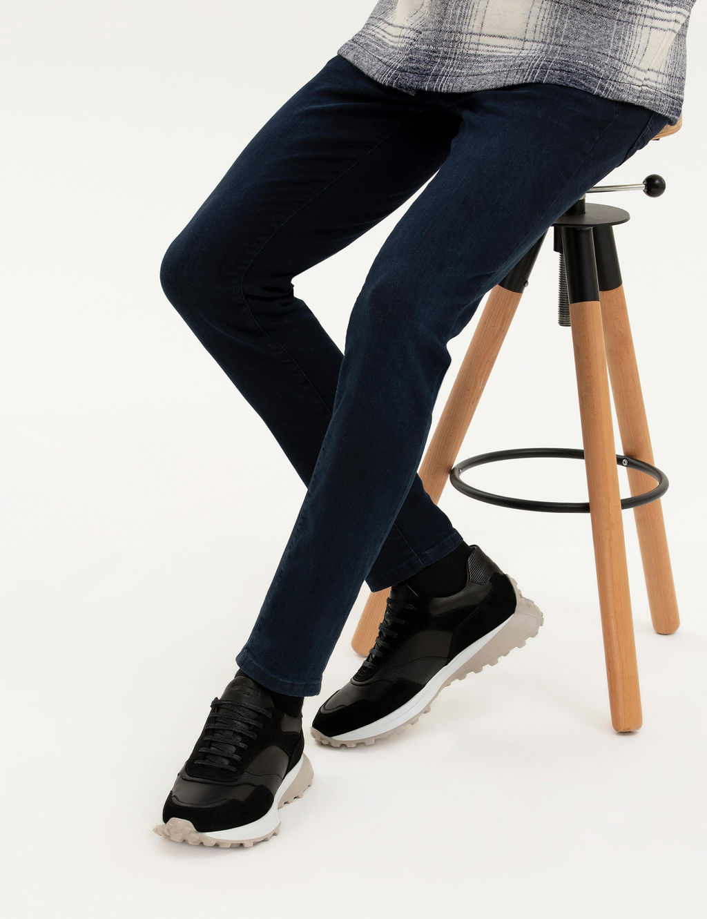 Черная повседневная обувь