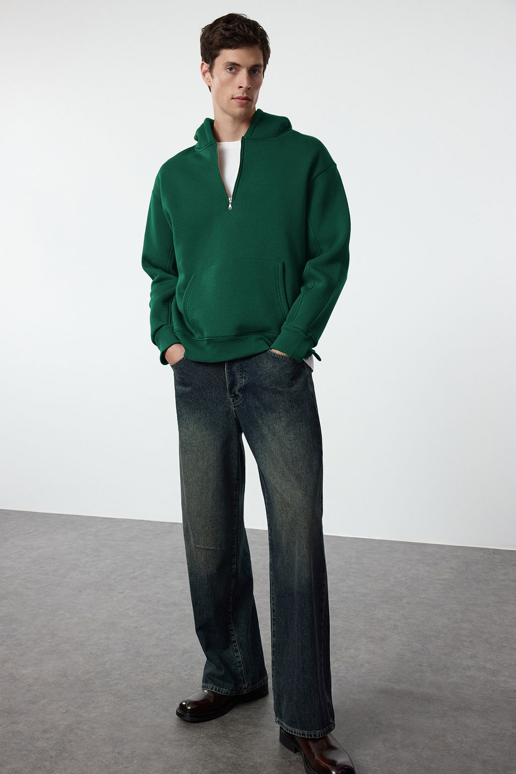 Zumrut Yesili Oversize/Genis Kesim Fermuarl? Kapusonlu Ici Polarl? Basic Sweatshirt TMNAW25SW00050