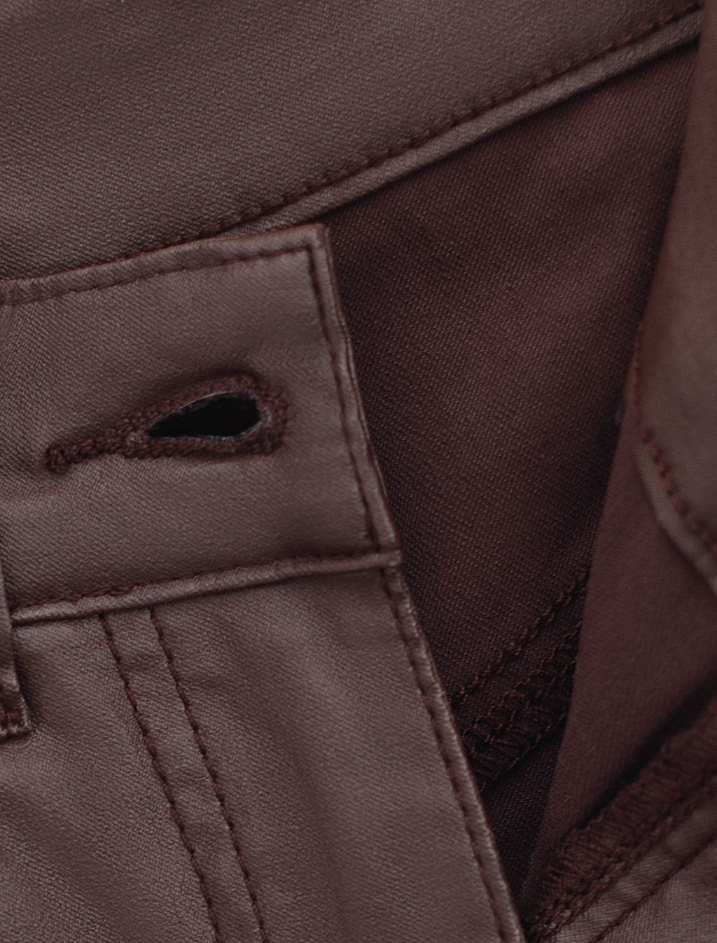 Брюки-трубы из эластичного хлопка с эффектом кожи