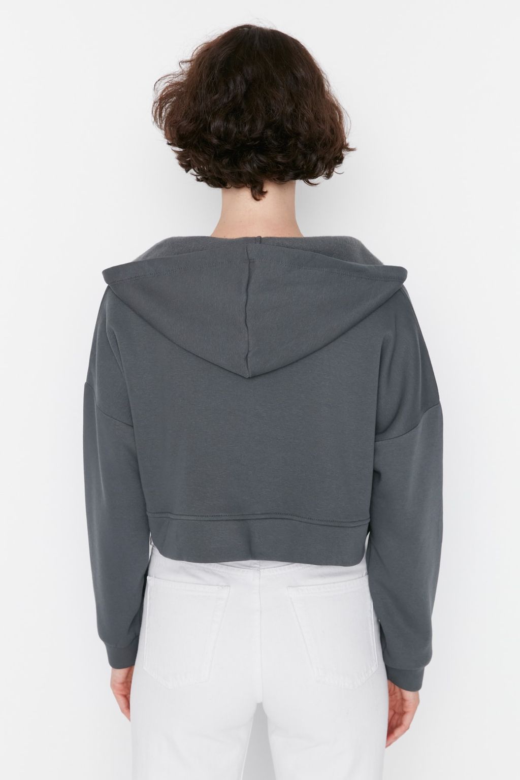 TRENDYOLMILLA Ekru Basic Fermuarl? Kapusonlu Crop Kal?n Ici Polarl? Orme Sweatshirt TWOAW20SW0660  фото 11