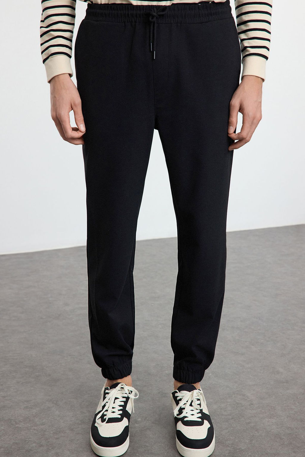 TRENDYOL MAN Gri Slim Fit Jogger Beli Baglamal? Lastikli Kumas Pantolon TMNAW25PL00000