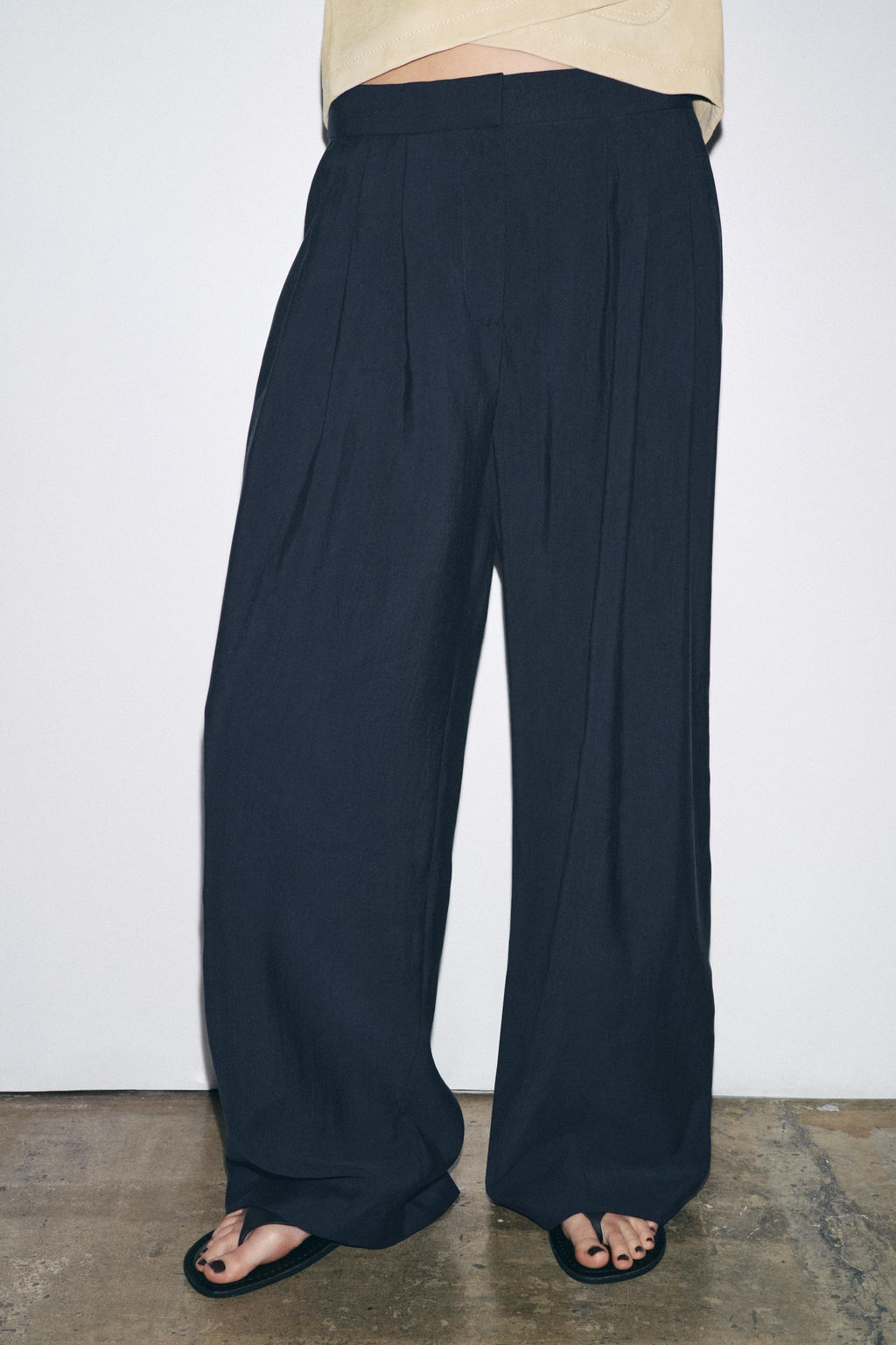 ZW COLLECTION FLOWING PLEATED TROUSERS - Zara фото 8