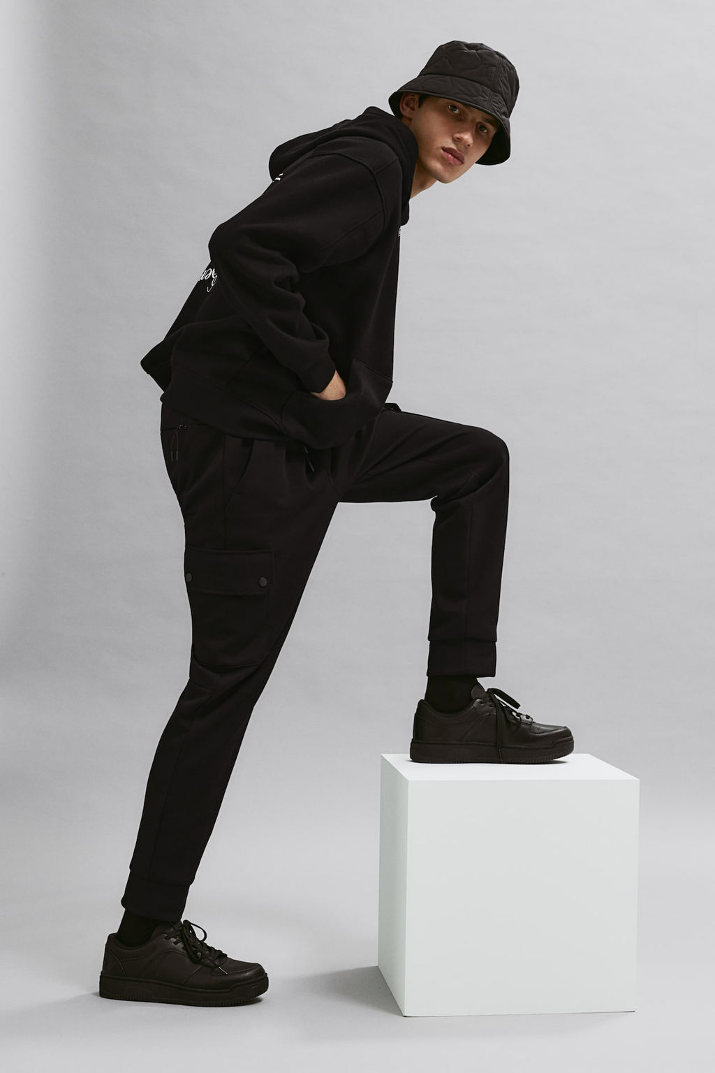 Joggers efecto neopreno Slim Fit - H&m фото 4