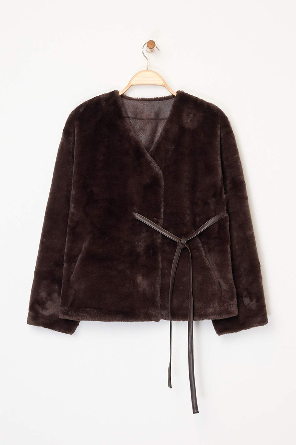 Kahverengi Oversize Kal?p Baglama Detayl? Pelus Ceket Mont TWOAW26MO00055