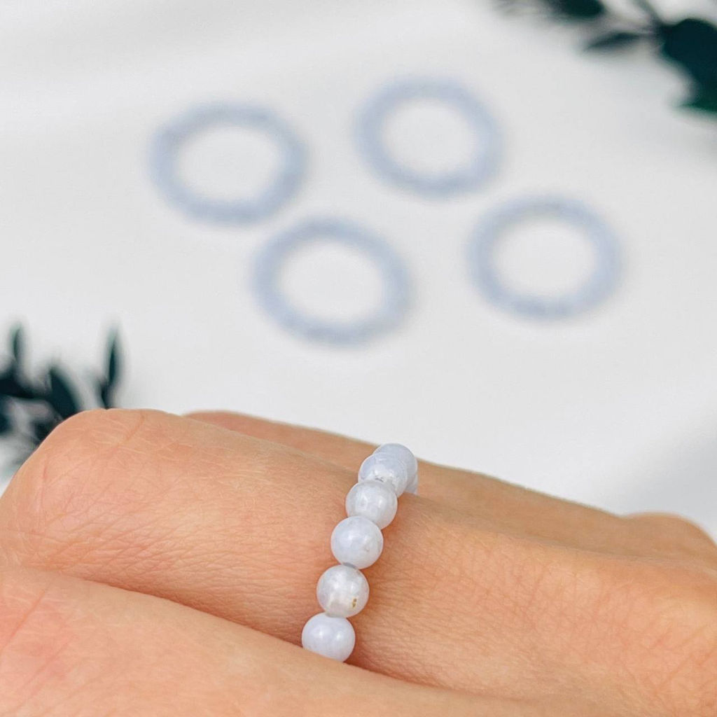 Кольцо на резинке из Голубого агата 15 р.