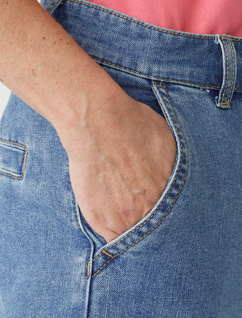 Прямые джинсы трубы со стрелками из эластичного денима - Vilatte фото 4