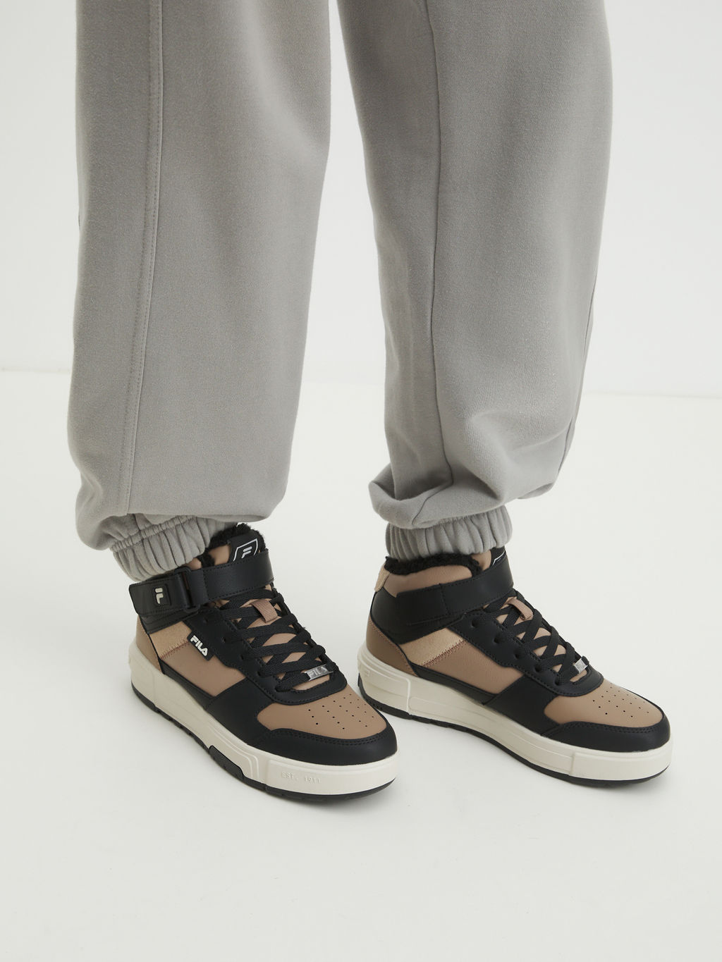 Женские высокие кеды FILA FX-1000 MID WNTR W Артикул 4126737, серо-бежевый