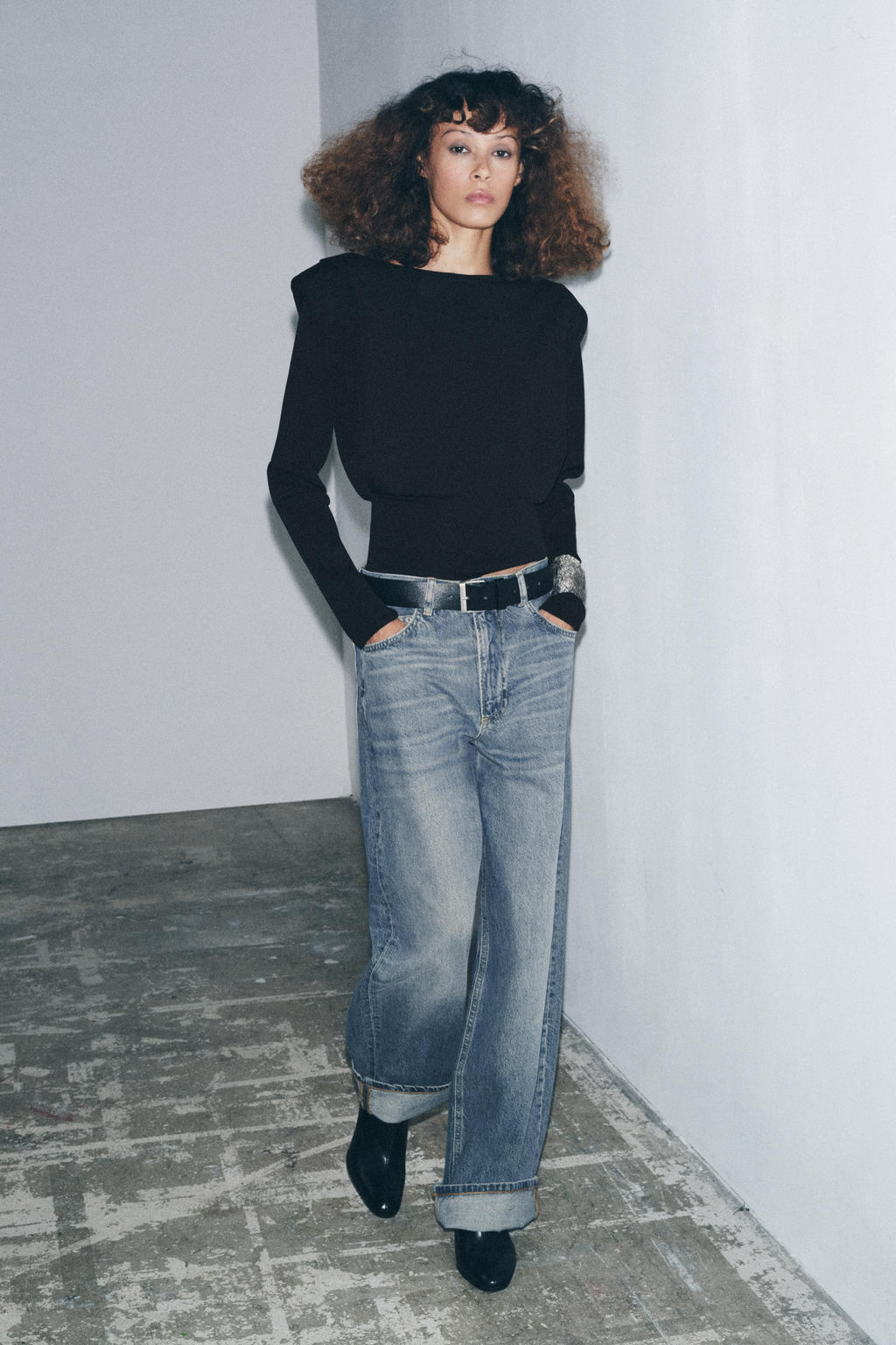 KNIT TOP WITH SHOULDER PADS - Zara фото 4