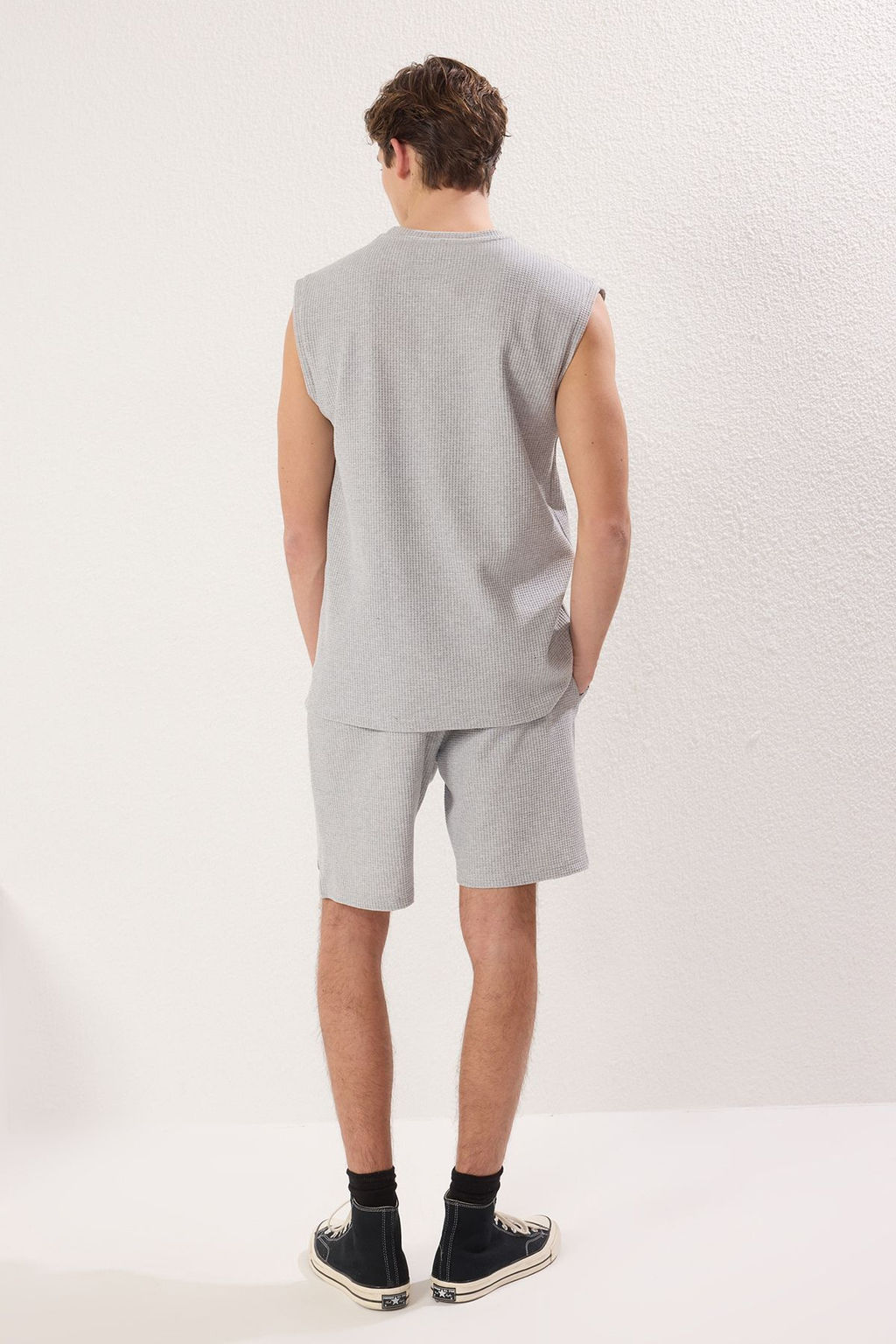 TRENDYOL MAN Gri Regular Fit Etiket Detayl? Atlet Sortlu Orme Pijama Tak?m? TMNSS25PT00028 - Trendyolmilla фото 4