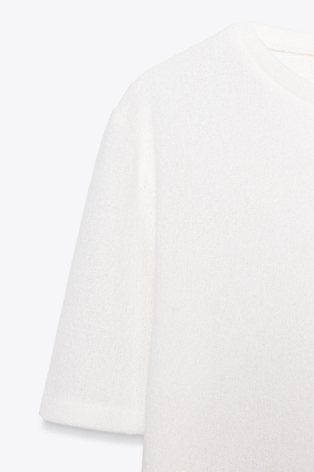 CUT-OUT KNIT TOP