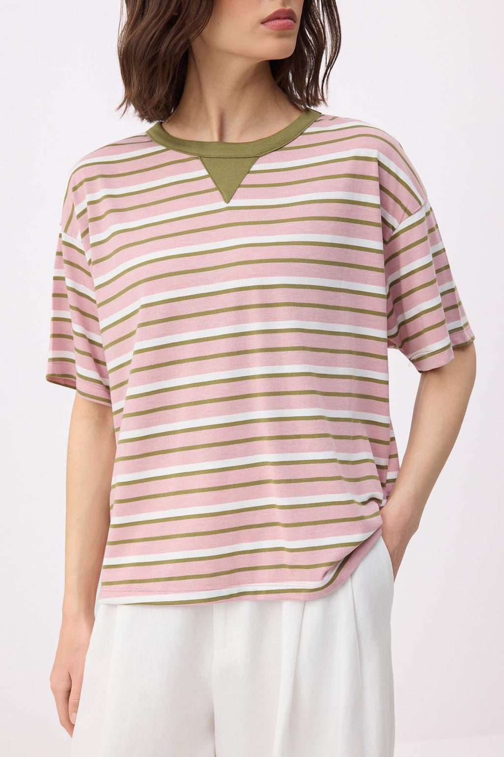 Gul Kurusu Cizgili Oversize/Genis Kal?p Uzun Tok %100 Pamuk Orme T-Shirt TWOSS26TS00051