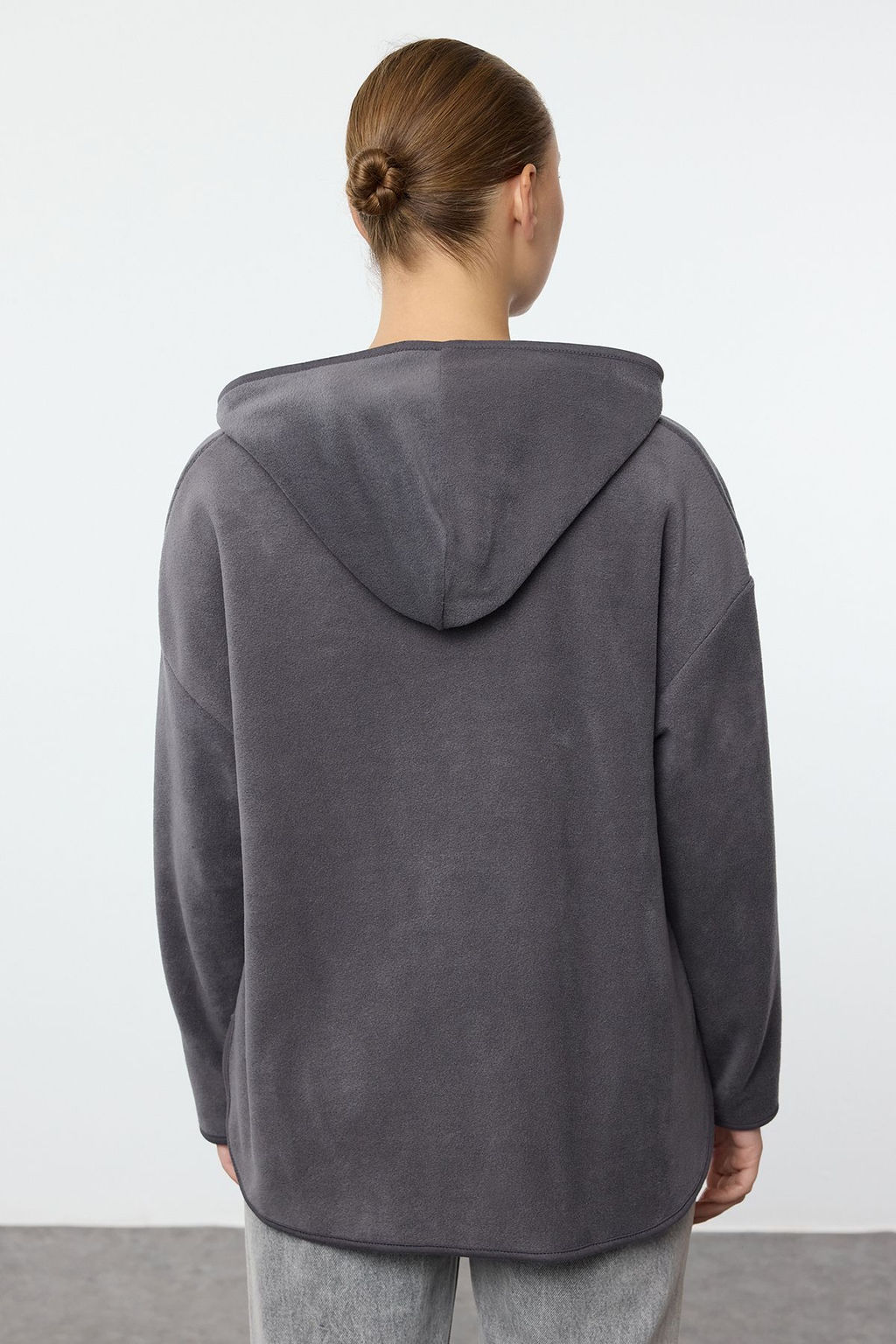 TRENDYOLMILLA Siyah Kal?n Polar Kapusonlu ve Fermuarl? Oversize/Genis Kal?p Orme Sweatshirt TWOAW22SW2063  фото 5