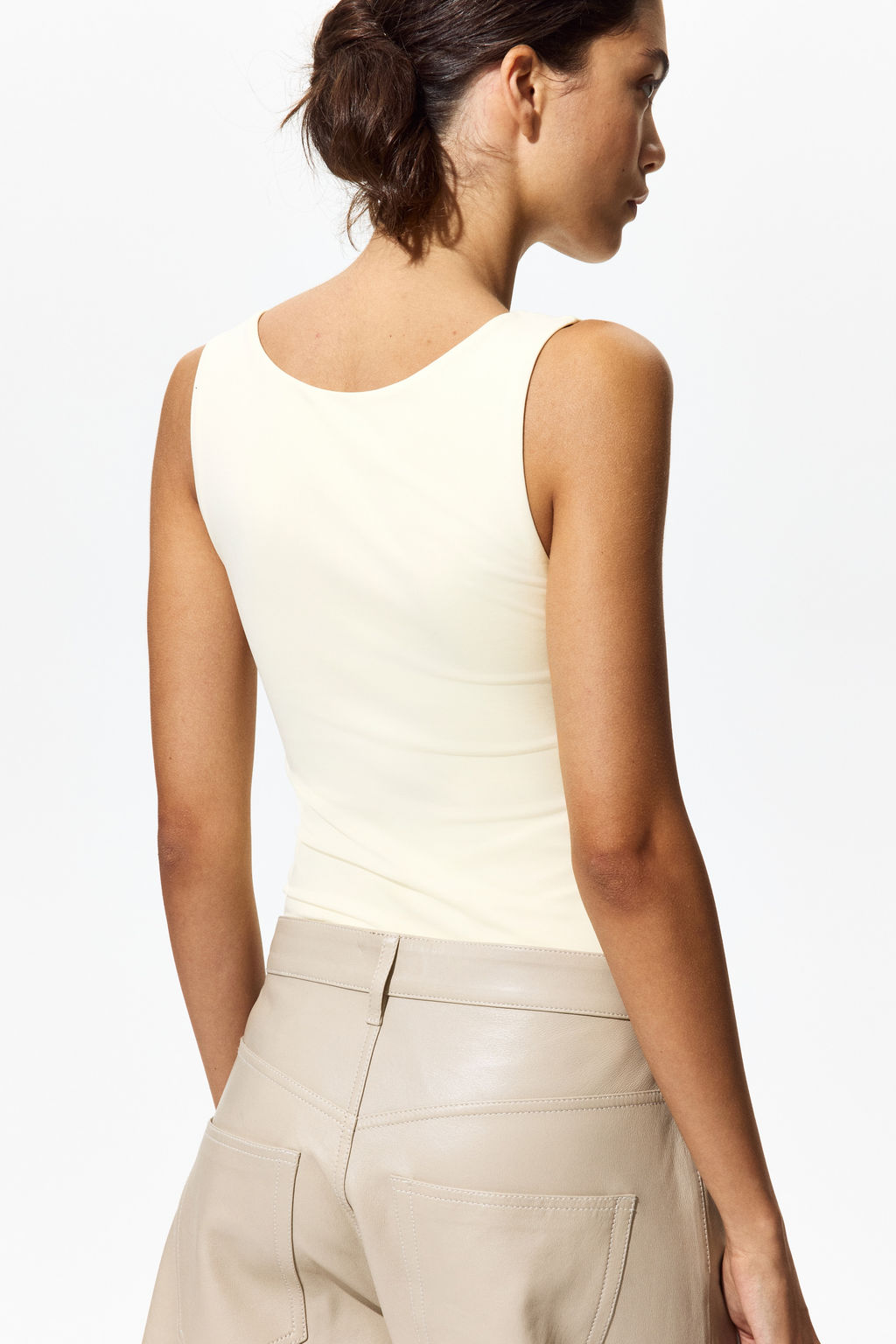 Top sin mangas en microfibra - H&m фото 8