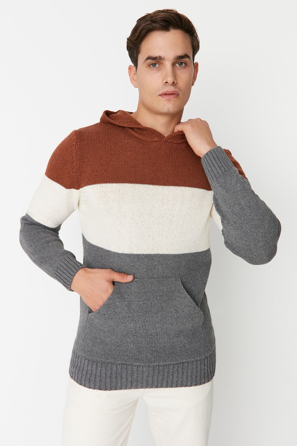 TRENDYOL MAN Kiremit Regular Fit Yunlu Kapusonlu Renk Bloklu Triko Kazak TMNAW22KZ0822