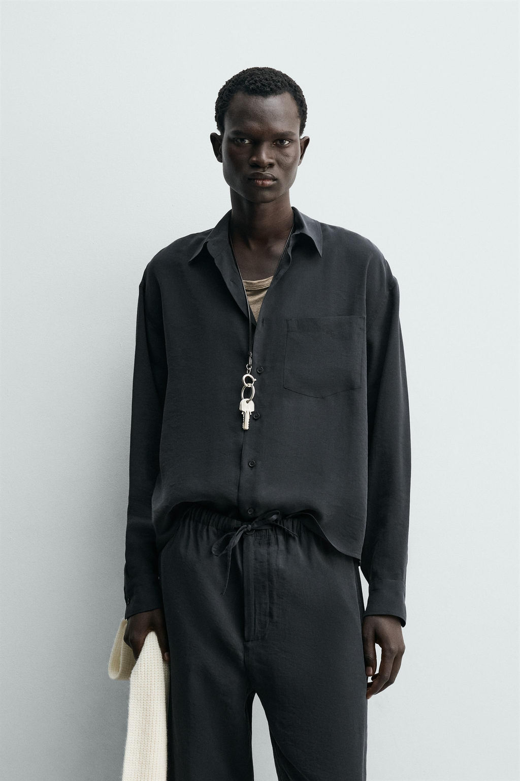 CAMISA FLUIDA RELAXED FIT / Negro - Zara фото 2