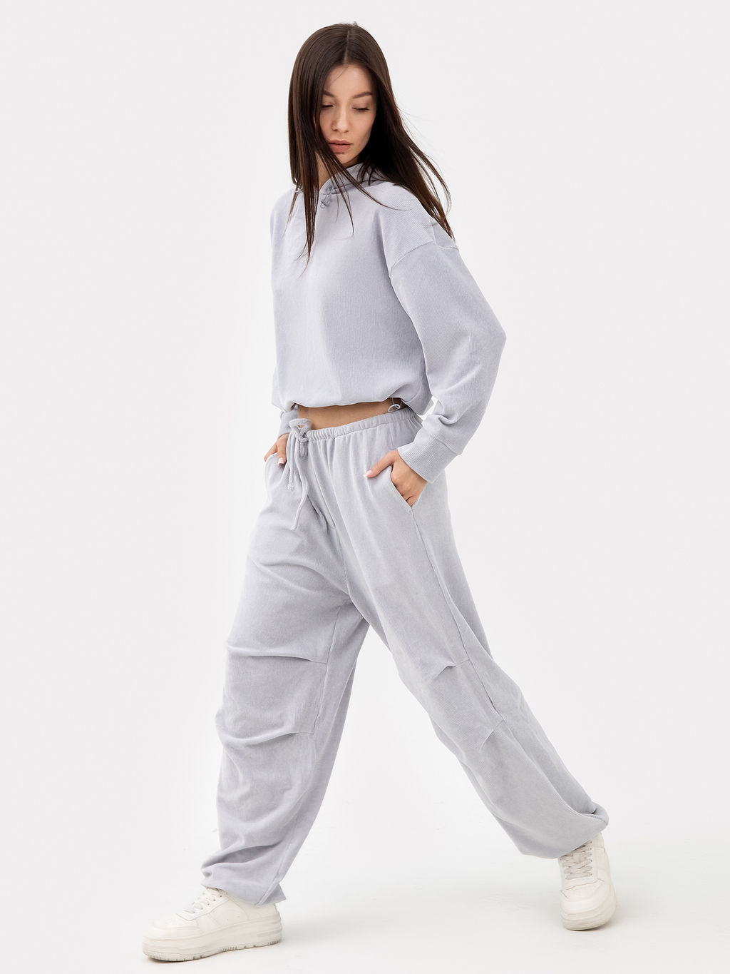 Брюки женские вельветовые в светло-сером цвете