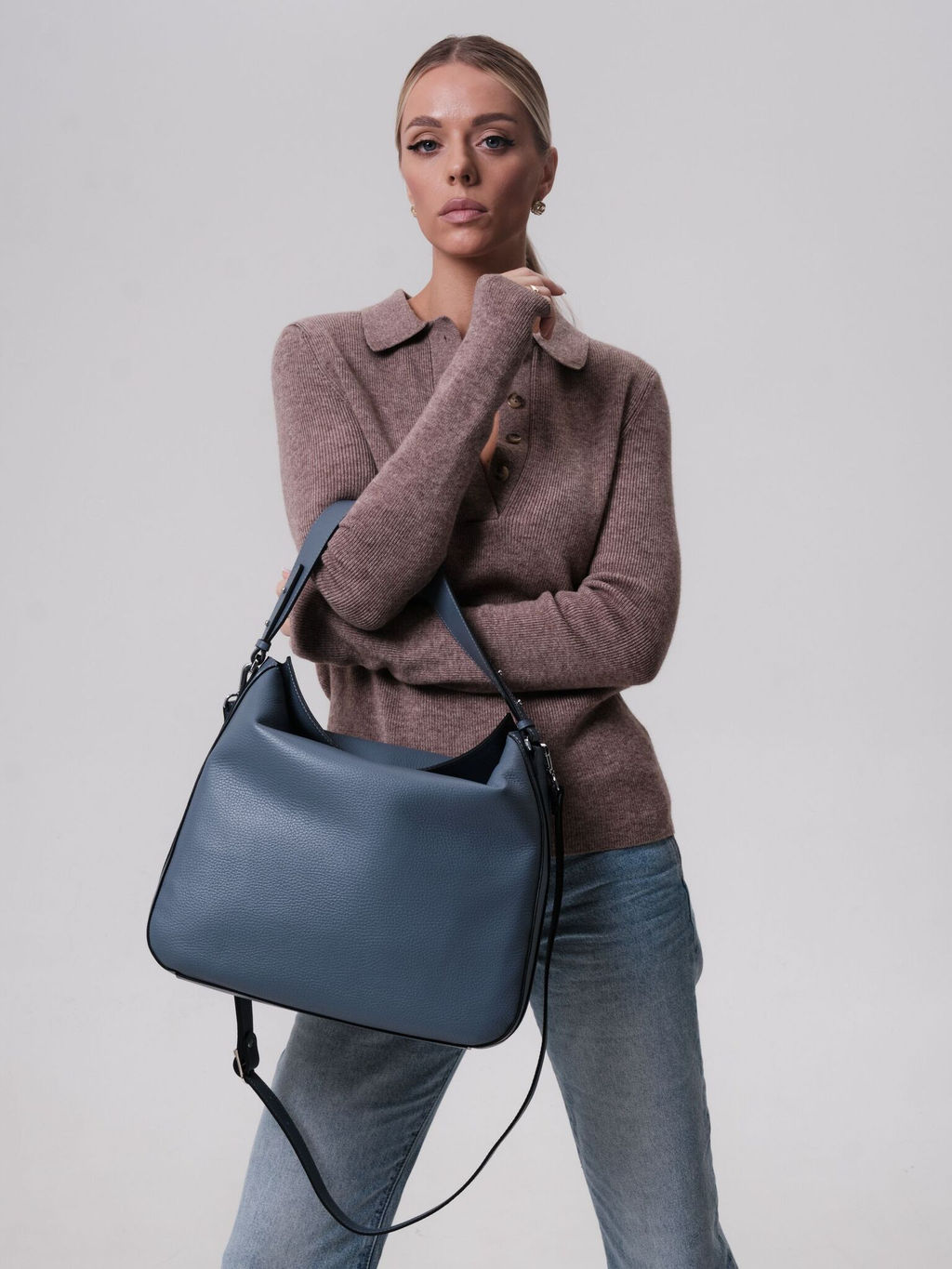 Сумка кожаная на плечо Azaro 30925 серый