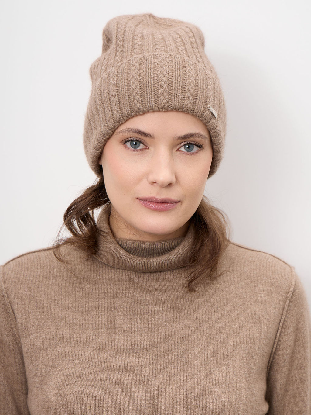 Шапка из кашемира 04337 капучино