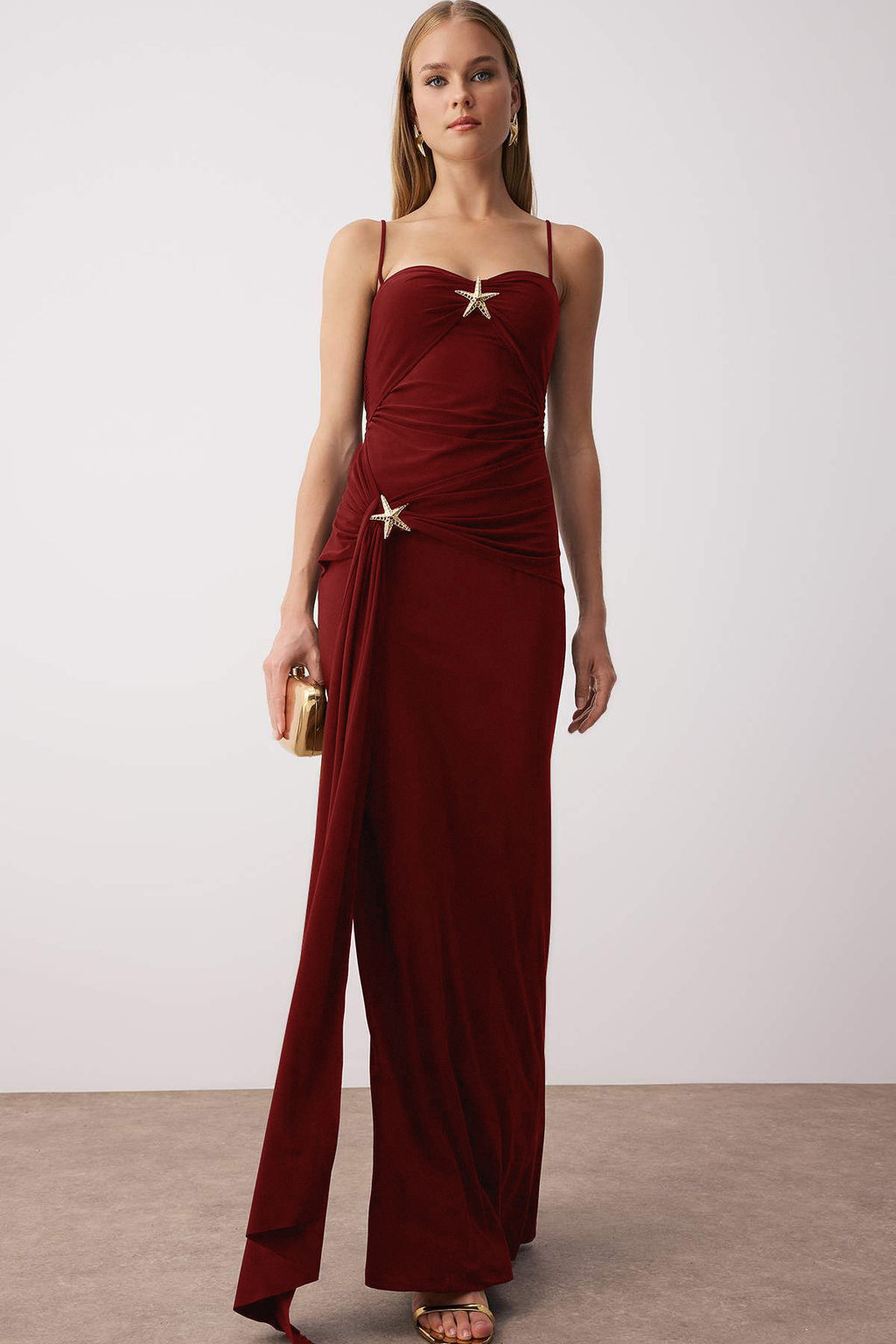 Trendyolmilla Siyah Vucuda Oturan Aksesuar Detayl? Orme Maxi Abiye & Mezuniyet Elbisesi TPRSS25AE00182