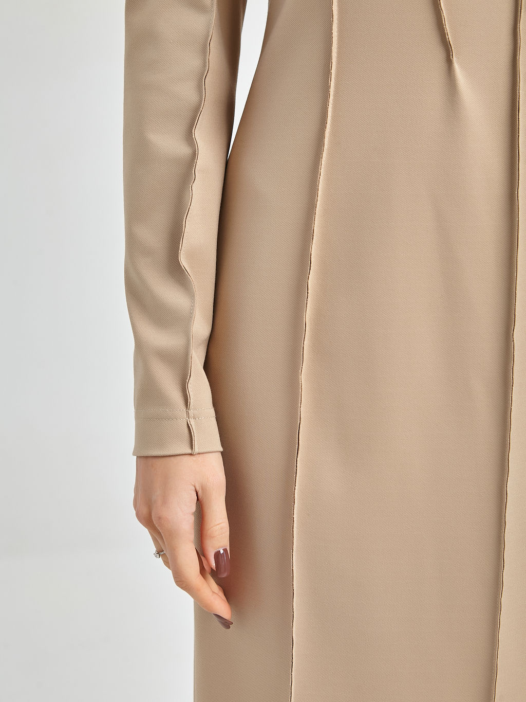 Платье со швами наружу