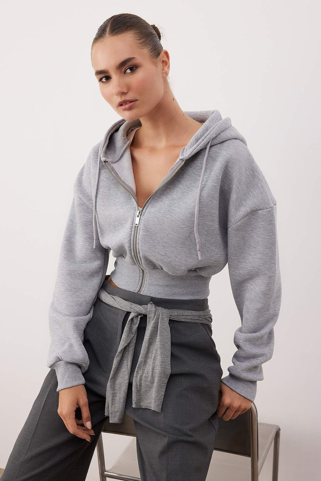 Gri Melanj Crop Oversize Orme Sweatshirt TWOAW25SW00302