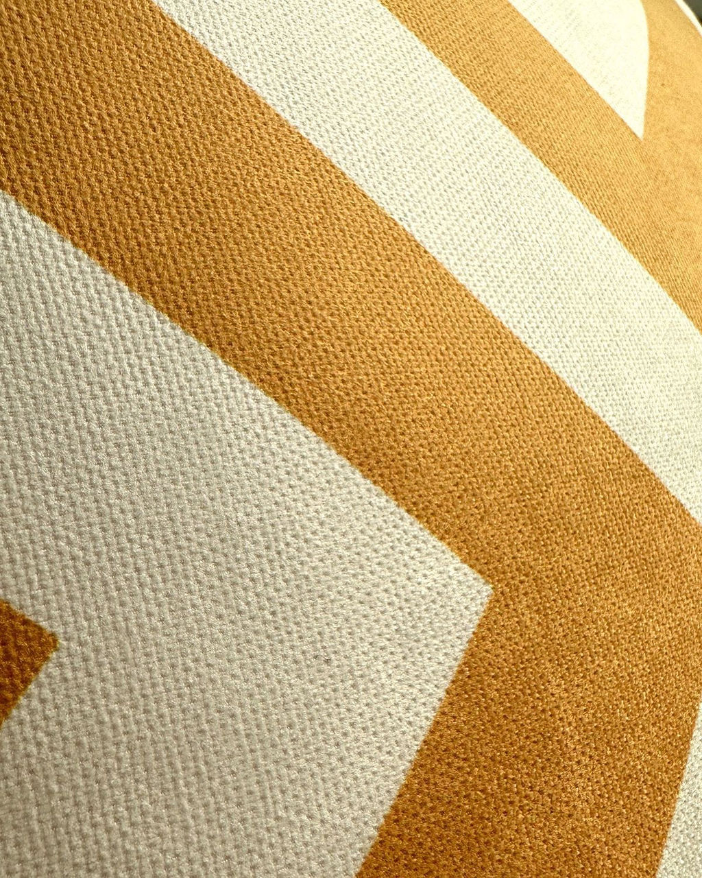 Декоративная наволочка P023