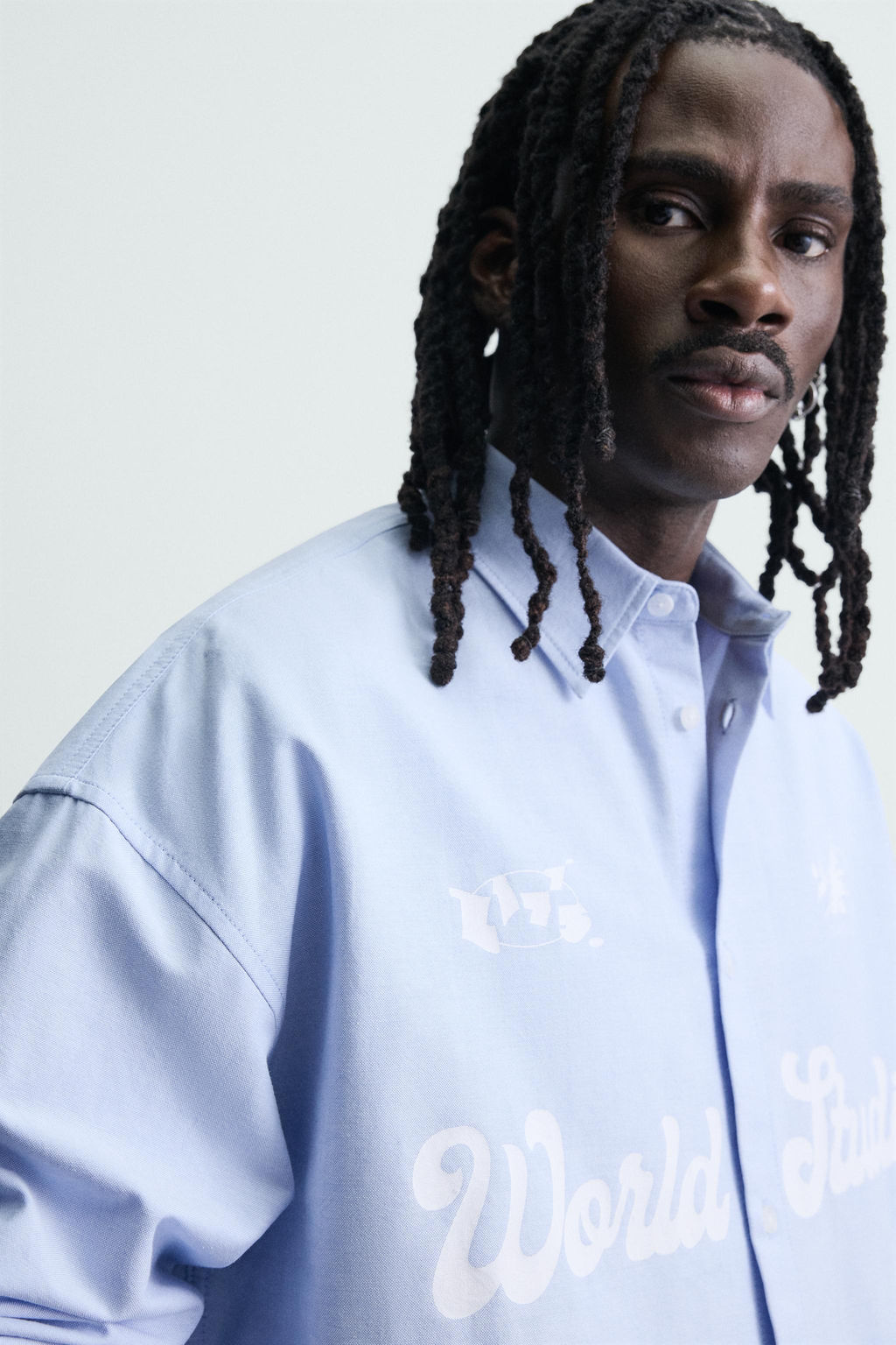 CAMISA BOXY FIT OXFORD TEXTO ESTAMPADO / Azul claro - Zara фото 6