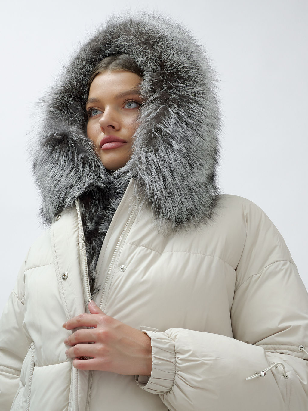 с чернобуркой ПРЕМИУМ класса Полупальто куртка зимняя коричневого цвета  бежевого цвета - Mtforce фото 8