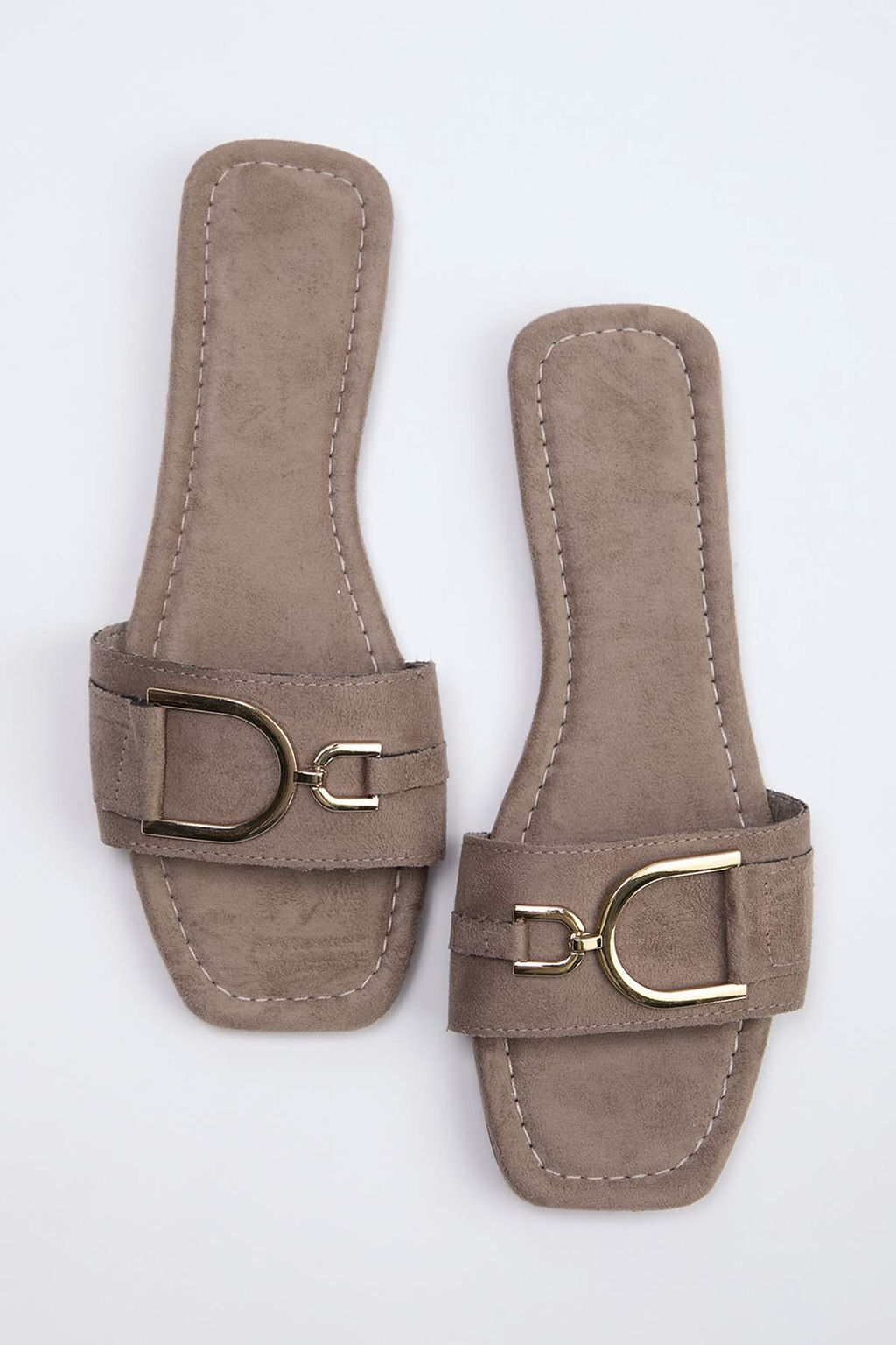Trendyol Shoes Bej Metal Aksesuar Detayl? Kad?n Terlik TAKSS25TE00015 - Trendyolmilla фото 34