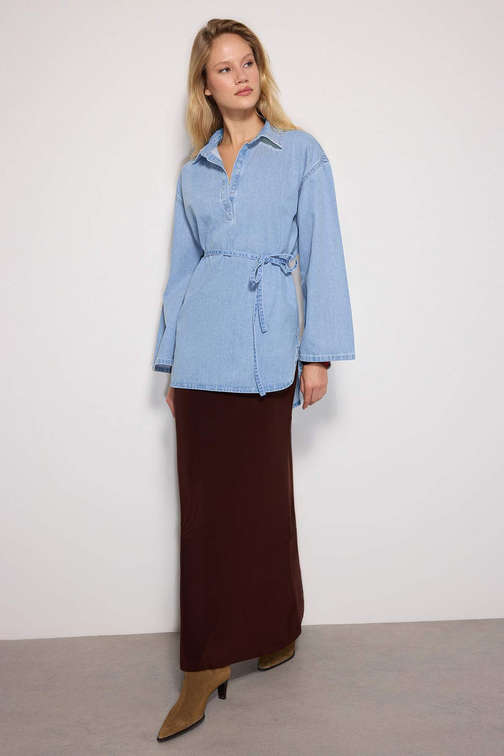 TRENDYOLMILLA Koyu Mavi Oversize Baglamal? Denim Gomlek TWOAW25GO00082  фото 16